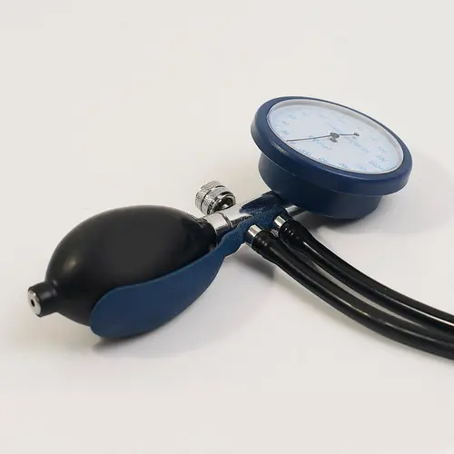 Pinagsamang Uri ng Mesa Aneroid Sphygmomanometer na May ISO